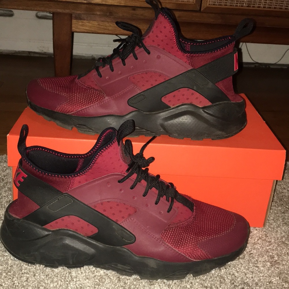 (Men’s 11.5) “Nike” Hurache Red/Black